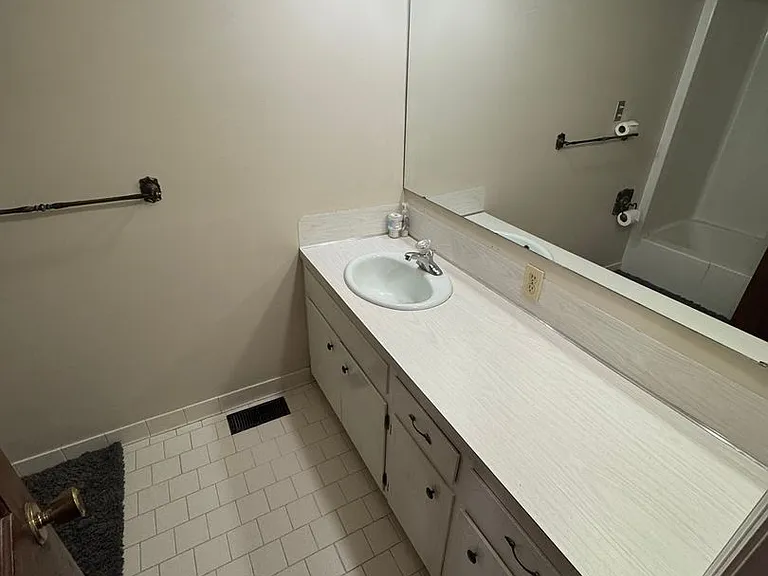 4580 Pennington Rd — Photo 10