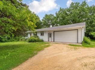 52621 Valley View Cir, North Mankato, MN 56003