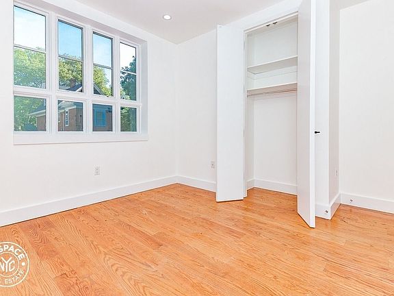5th image of 192 Hawthorne St #7U
