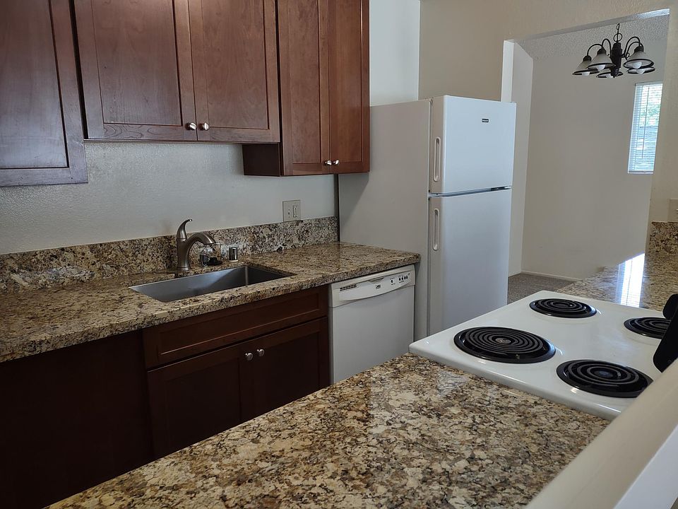1st image of 2649 Woodridge Ct #3