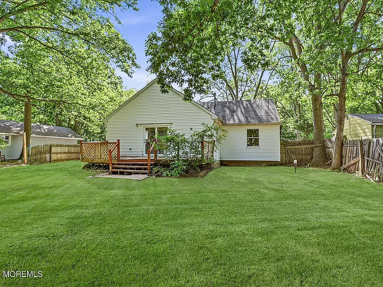 1305 Marshall St — Photo 10