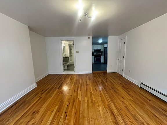 5th image of 146 Webster Ave Floor 2