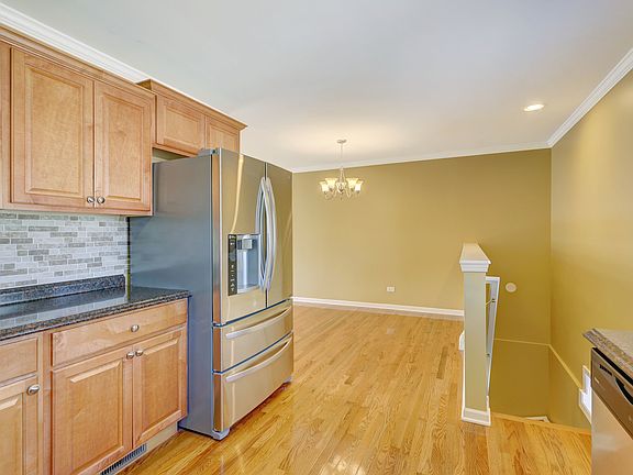 5th image of 208 Frederick Pl #208