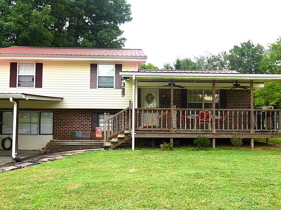 2nd image of 218 Blue Grass Cir SE