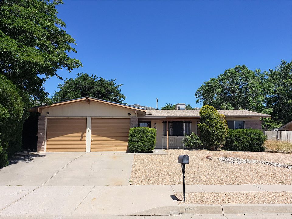 1st image of 836 Georgene Dr NE