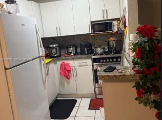 1330 W 54th St APT 221C, Hialeah, FL 33012