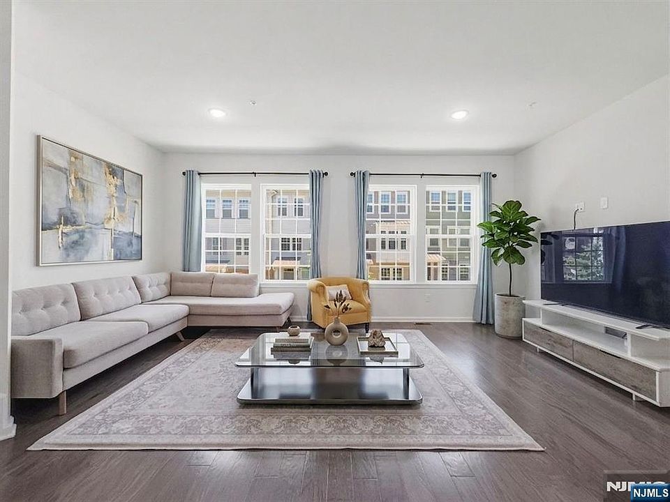 1st image of 85 Truman Drive