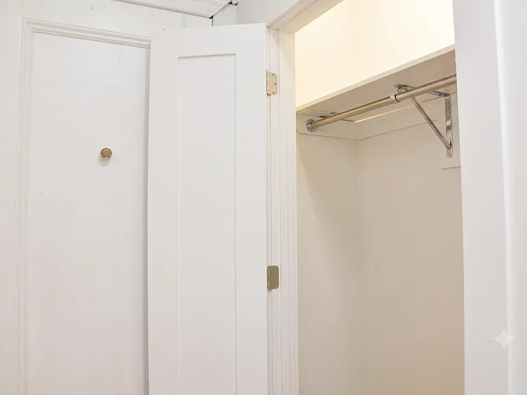 601 W 181st St #333 — Photo 7