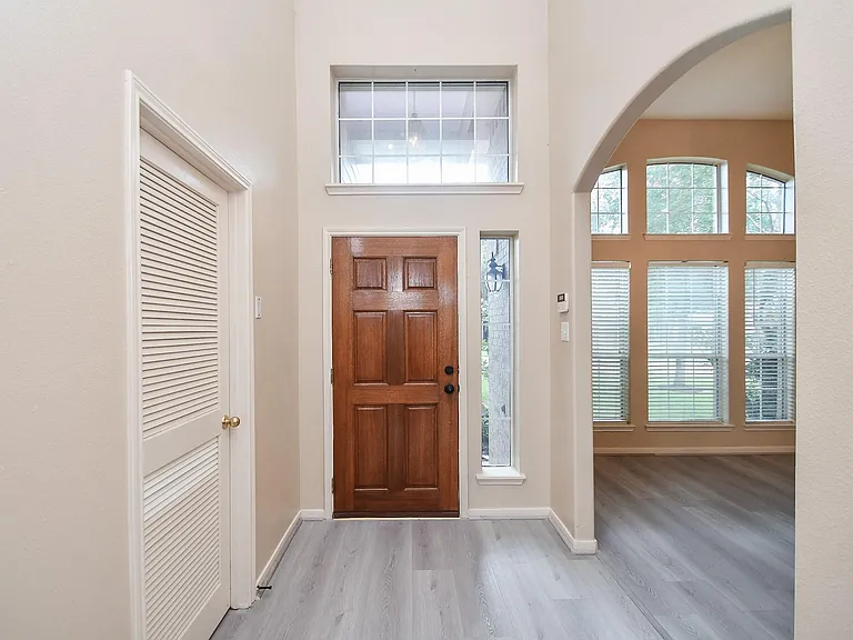 15114 Snow Hill Ct — Photo 3