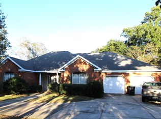 111 Lake Ridge Dr, Fairhope, AL 36532