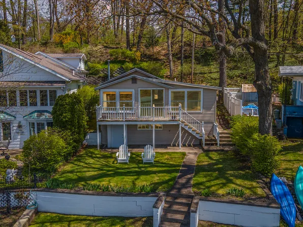 14 Labelle Ter, Richland, MI 49083