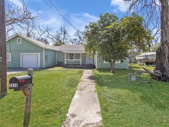 2616 46th St, Dickinson, TX 77539