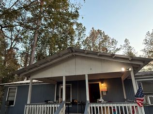 4284 Horse Stamp Church Rd, Waverly, GA 31565