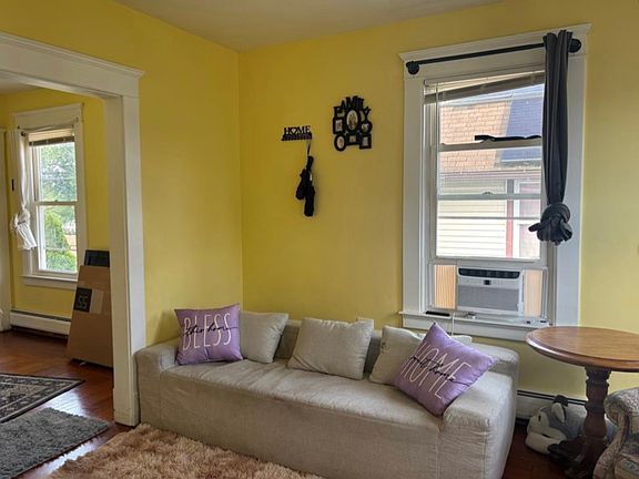 3rd image of 91 Lamson St Floor 2