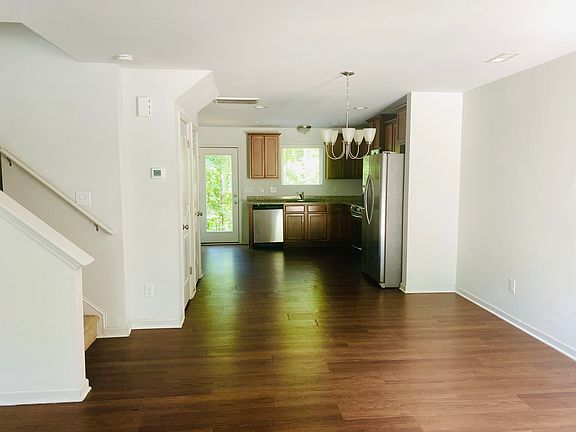 2nd image of 533 Hobkirks Pl