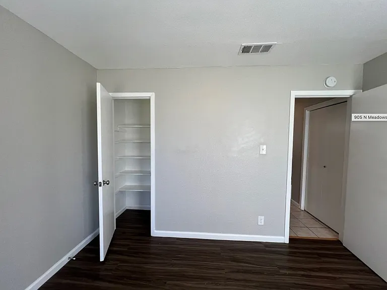 905 N Meadows Dr #A — Photo 6