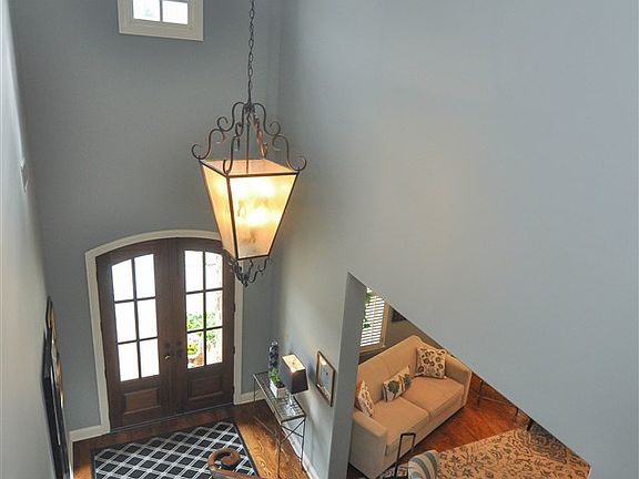 3rd image of 2079 Saintsbury Dr