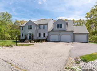 212 Tara Ln, Woonsocket, RI 02895