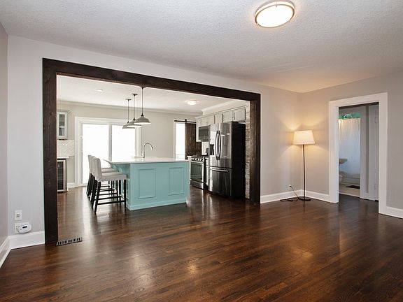 5th image of 4413 W 50th St