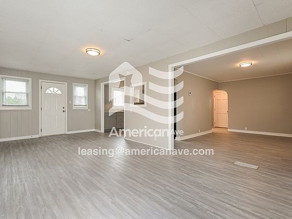 1129551_004_wm_-_living_room_13602657.jpg