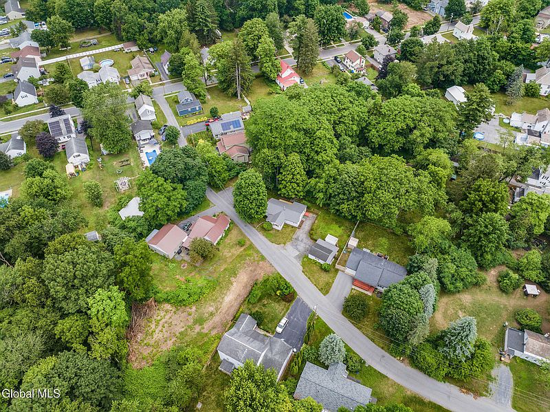 3rd image of 10 Kidder Lane