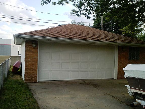 5th image of 21524 Hillside Dr