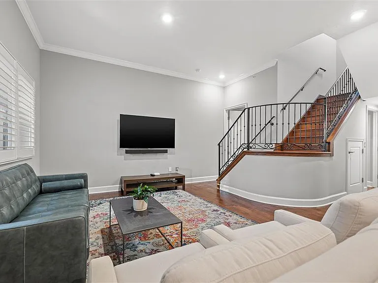 300 Beach Dr NE #305 — Photo 5