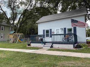 317 8th Ave NE, Independence, IA 50644