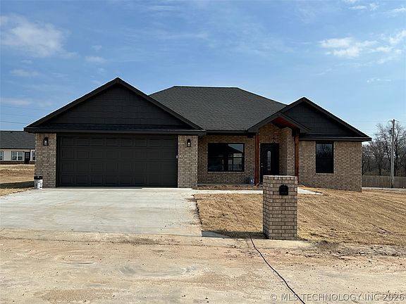 2nd image of 1910 Everly Dr
