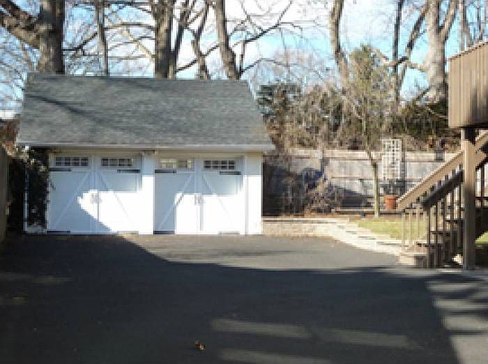 Large 2-car Garage
