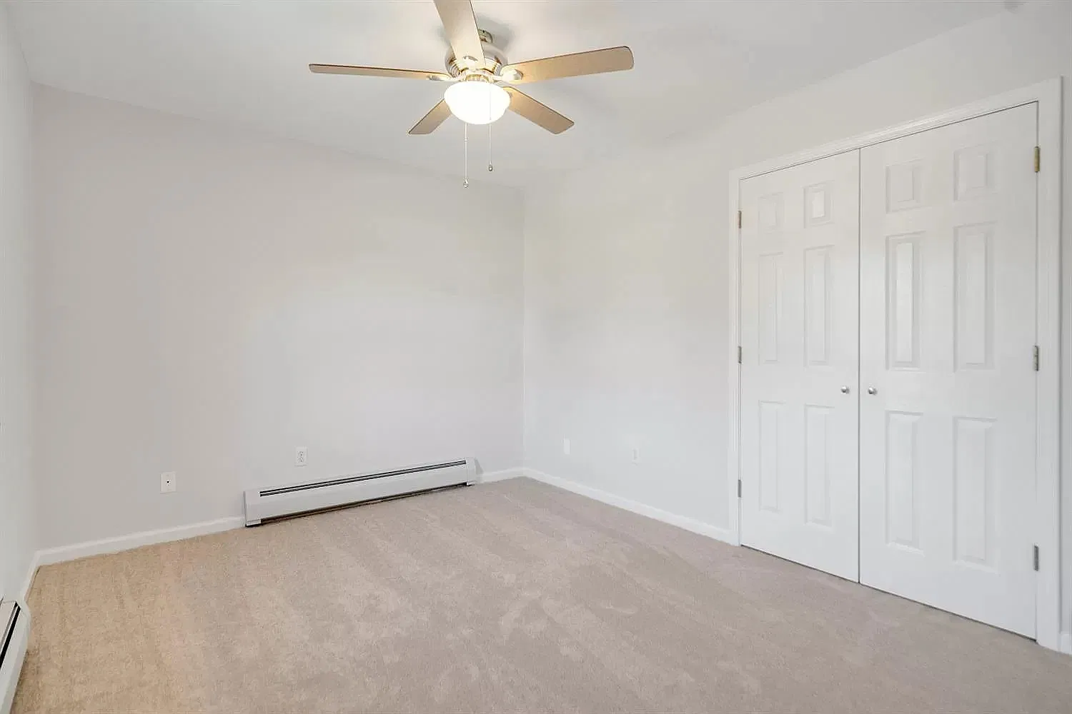 4 bed, 2608 sqft, $2,900 — Photo 1
