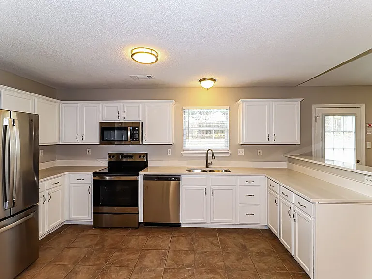 120 Pinewood Dr — Photo 9