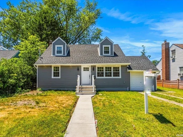 273 Warren Street, Uniondale, NY 11553