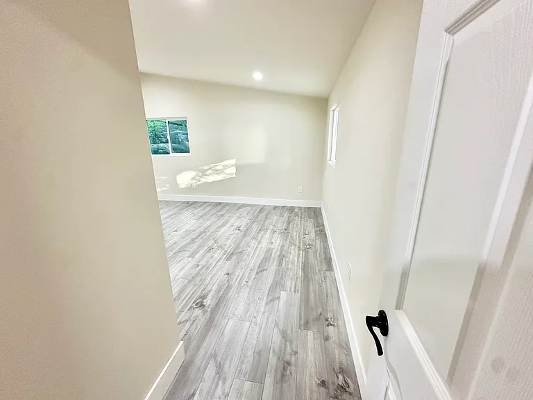 1103 N Maple St — Photo 20