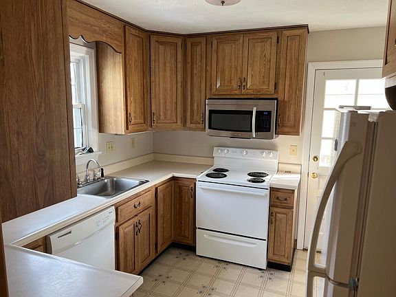 5th image of 413 Oakland St