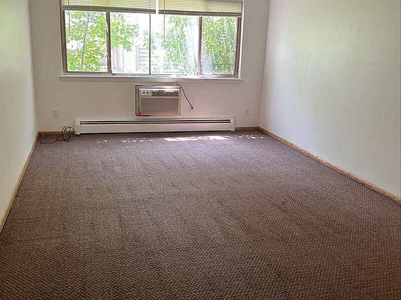 3rd image of 210 N Summit St #3