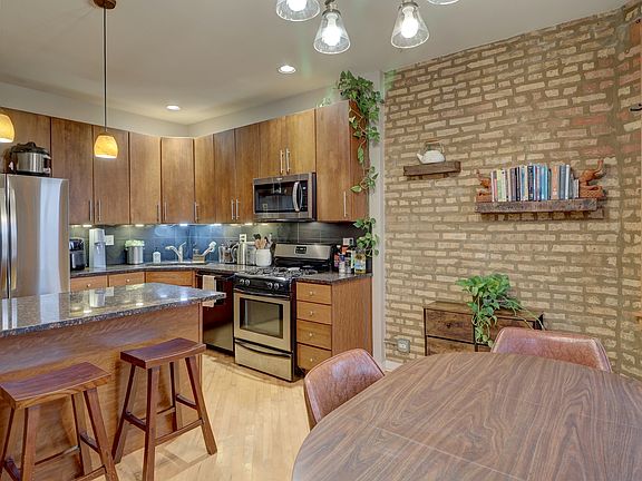 5th image of 3222 W Beach Ave APT 3B
