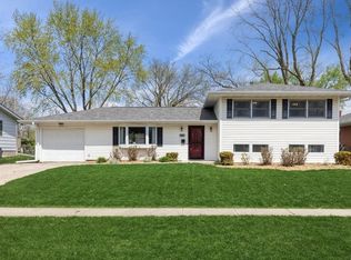 809 Hunziker Dr, Ames, IA 50010