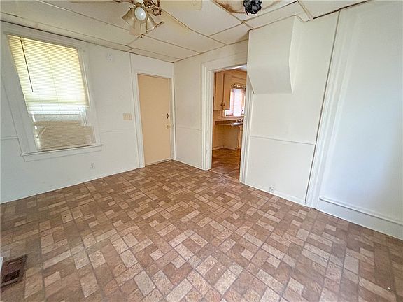 4th image of 71 Ontario St