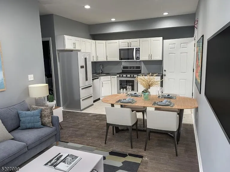 121 Harrison Ave #1 — Photo 2