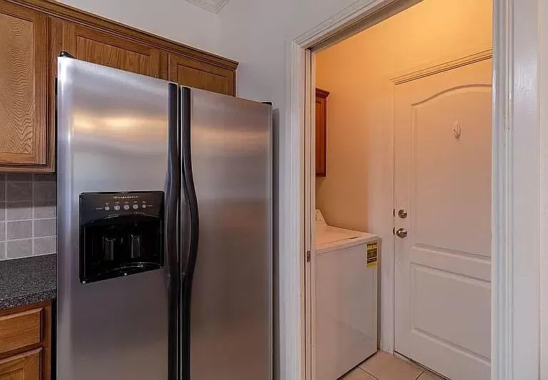kitchen / laundry