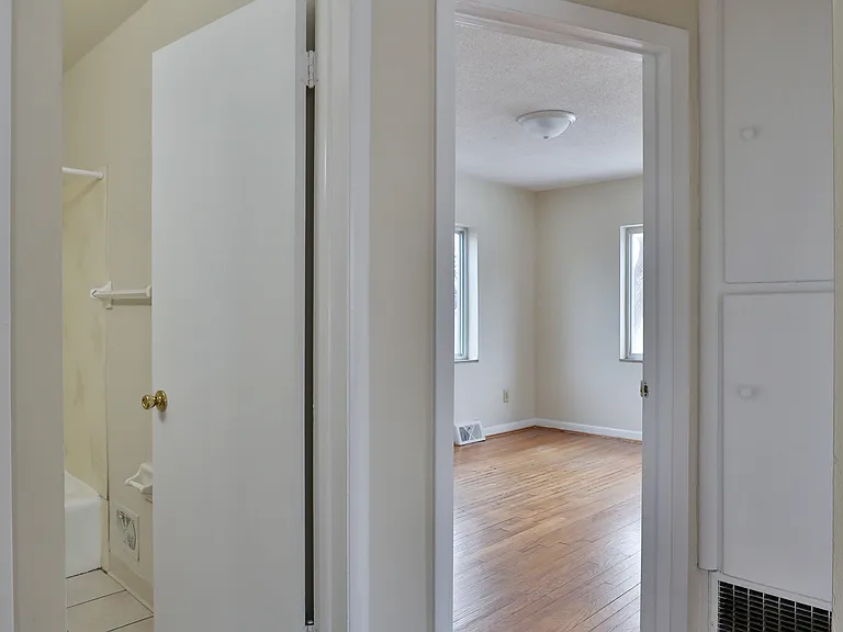 460 E Norwich Ave #A — Photo 13