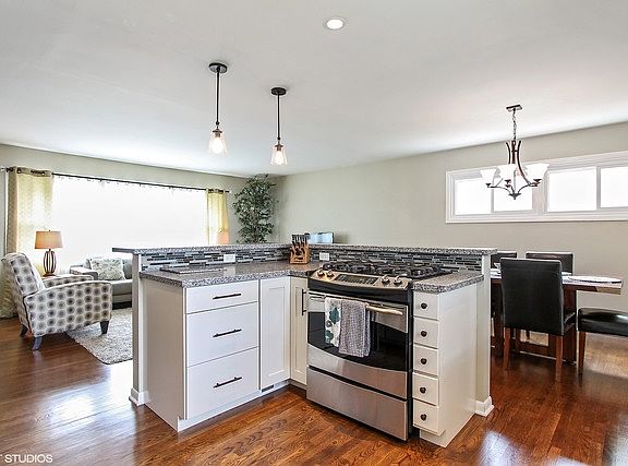 4th image of 310 N Gibbons Ave