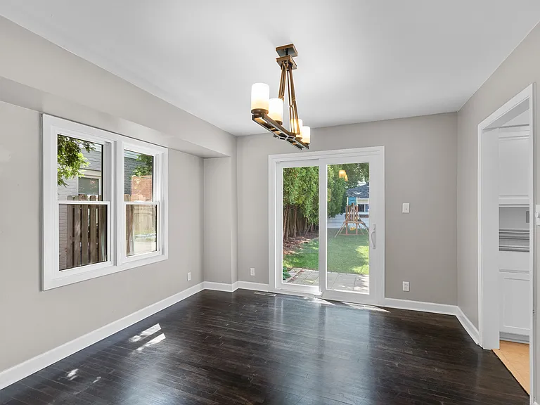5577 N Kent Ave — Photo 7