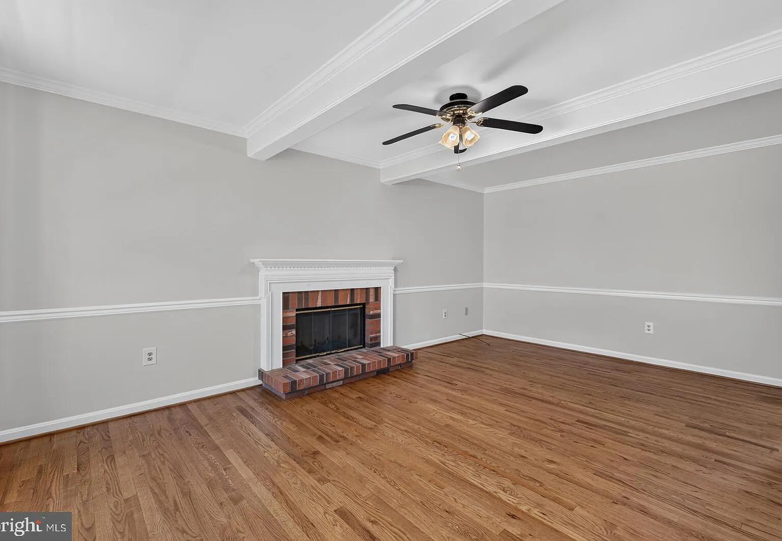 4 bed, 2.5 bath, 2600 sqft, $3,900 — Photo 3