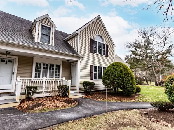 547 Washington St APT B10, Pembroke, MA 02359
