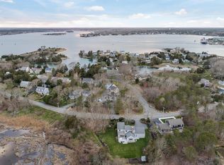 29 Mashnee Rd, Bourne, MA 02532