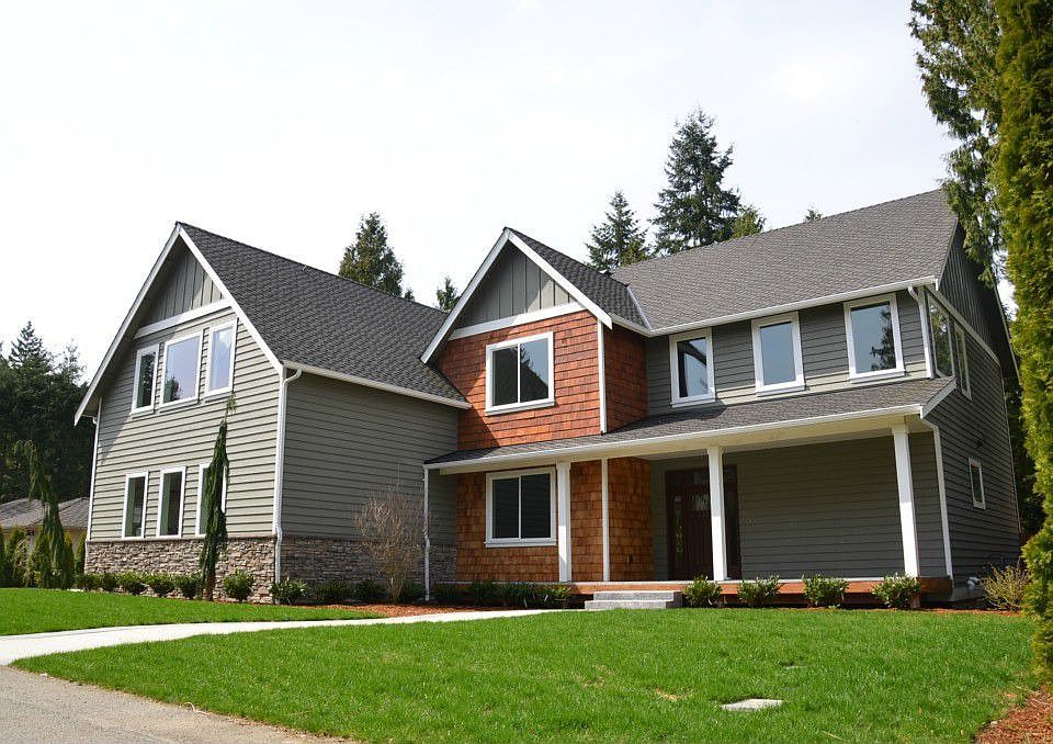 1st image of 221 223rd Pl NE
