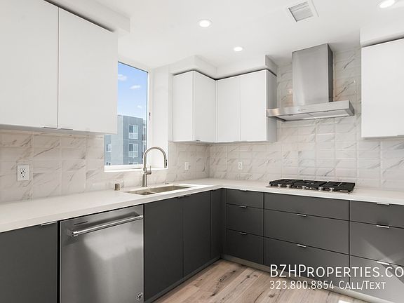 3rd image of 1226 S Bedford St Unit 301