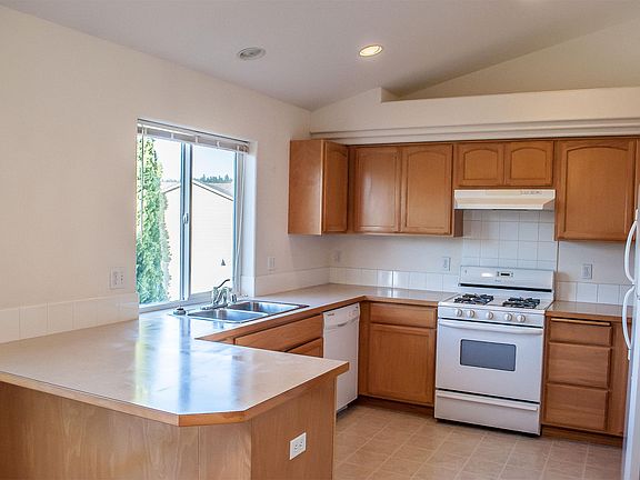 4th image of 24311 E Maxwell Ave